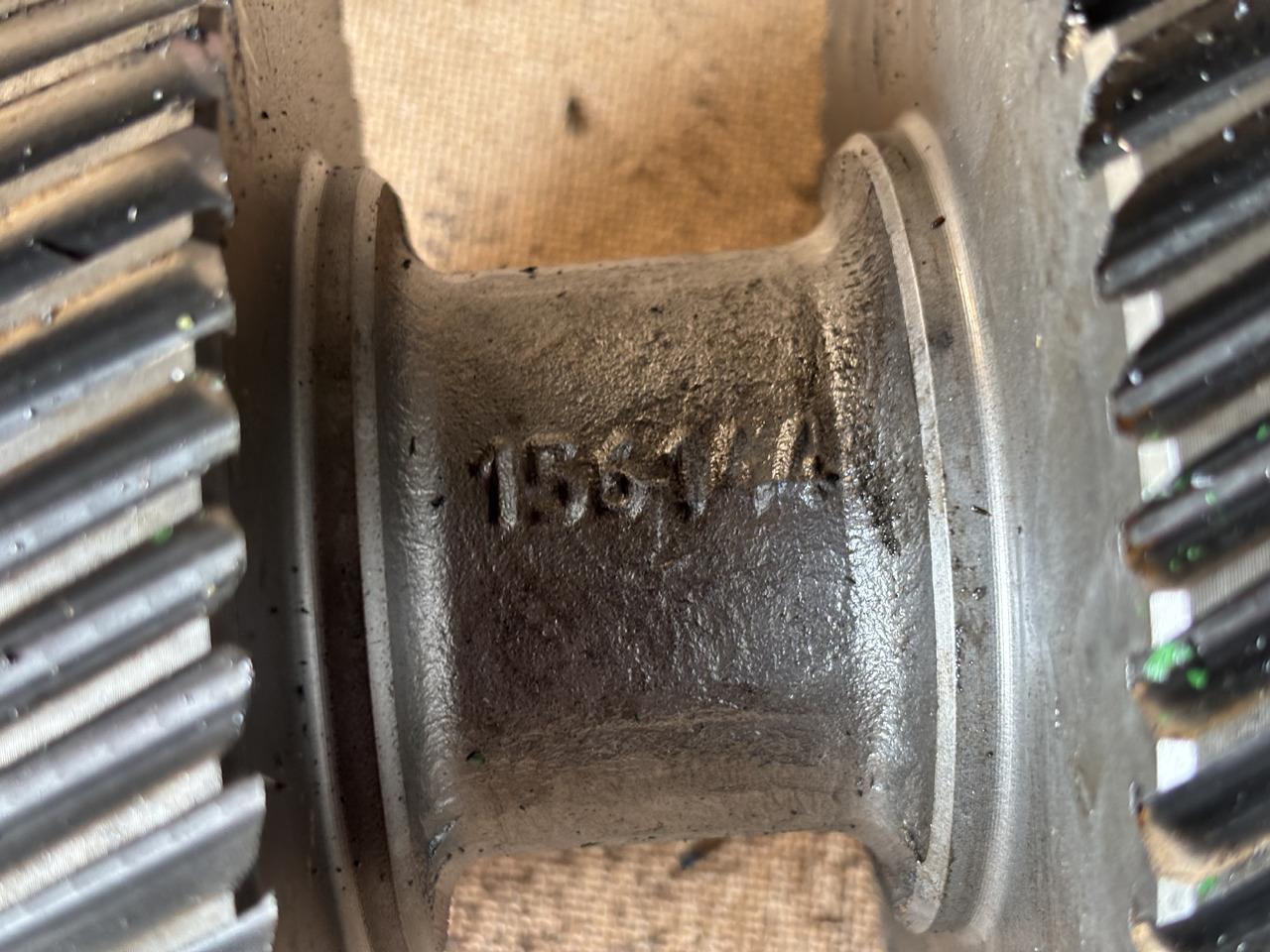 John Deere 7220 7320 Wał L115869 L156144 - 传动轴 适用于 农业机械:图2 John Deere 7220 7320 Wał L115869 L156144 - 传动轴 适用于 农业机械:图2