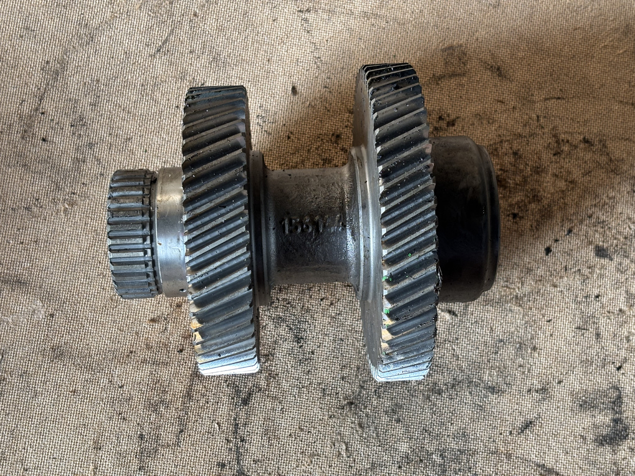 John Deere 7220 7320 Wał L115869 L156144 - 传动轴 适用于 农业机械:图1 John Deere 7220 7320 Wał L115869 L156144 - 传动轴 适用于 农业机械:图1