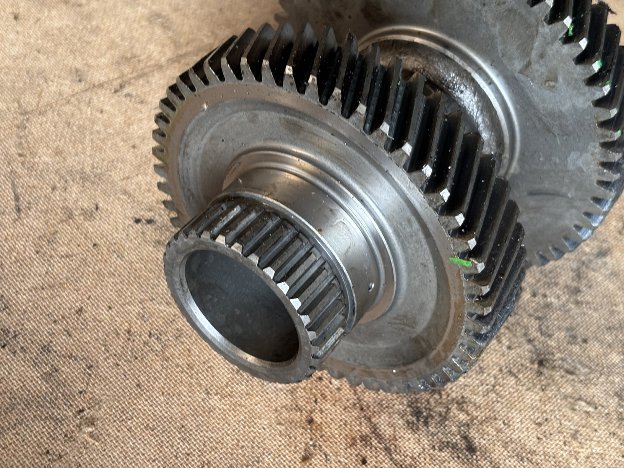 John Deere 7220 7320 Wał L115869 L156144 - 传动轴 适用于 农业机械:图4 John Deere 7220 7320 Wał L115869 L156144 - 传动轴 适用于 农业机械:图4