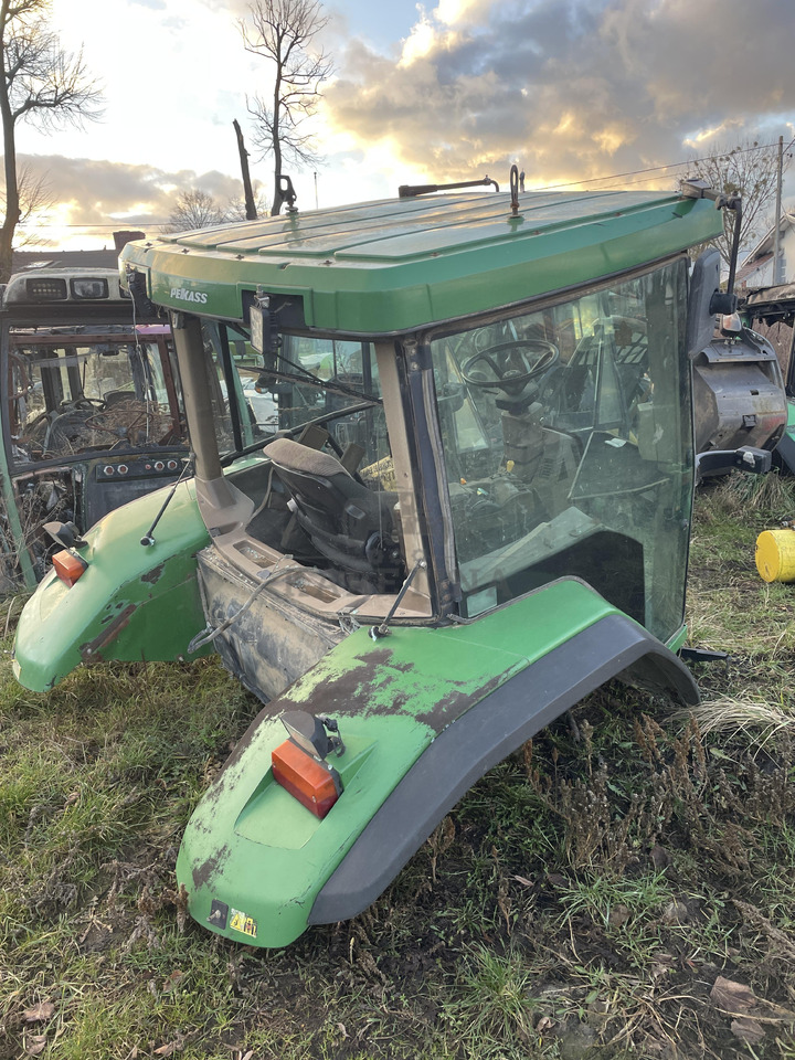 John Deere 8210 - błotniki błotnik prawy R157016 - 挡泥板 适用于 农业机械:图1 John Deere 8210 - błotniki błotnik prawy R157016 - 挡泥板 适用于 农业机械:图1
