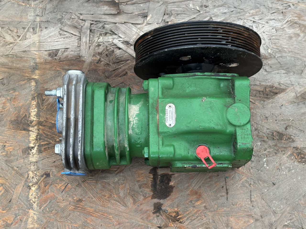 John Deere 8R 8RX 250 310 370 410 Kompresor Powietrza RE585794 - 空气制动压缩机 适用于 农业机械:图5 John Deere 8R 8RX 250 310 370 410 Kompresor Powietrza RE585794 - 空气制动压缩机 适用于 农业机械:图5