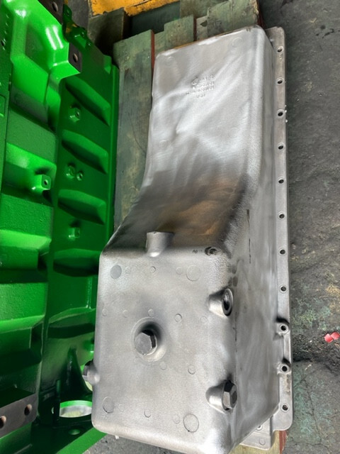 John Deere R519538 / R519542 miska olejowa - 9220 / 9300 / 9400 / 9430 / 9520 / 9630 / 7500 - 油底壳 适用于 农业机械:图2 John Deere R519538 / R519542 miska olejowa - 9220 / 9300 / 9400 / 9430 / 9520 / 9630 / 7500 - 油底壳 适用于 农业机械:图2