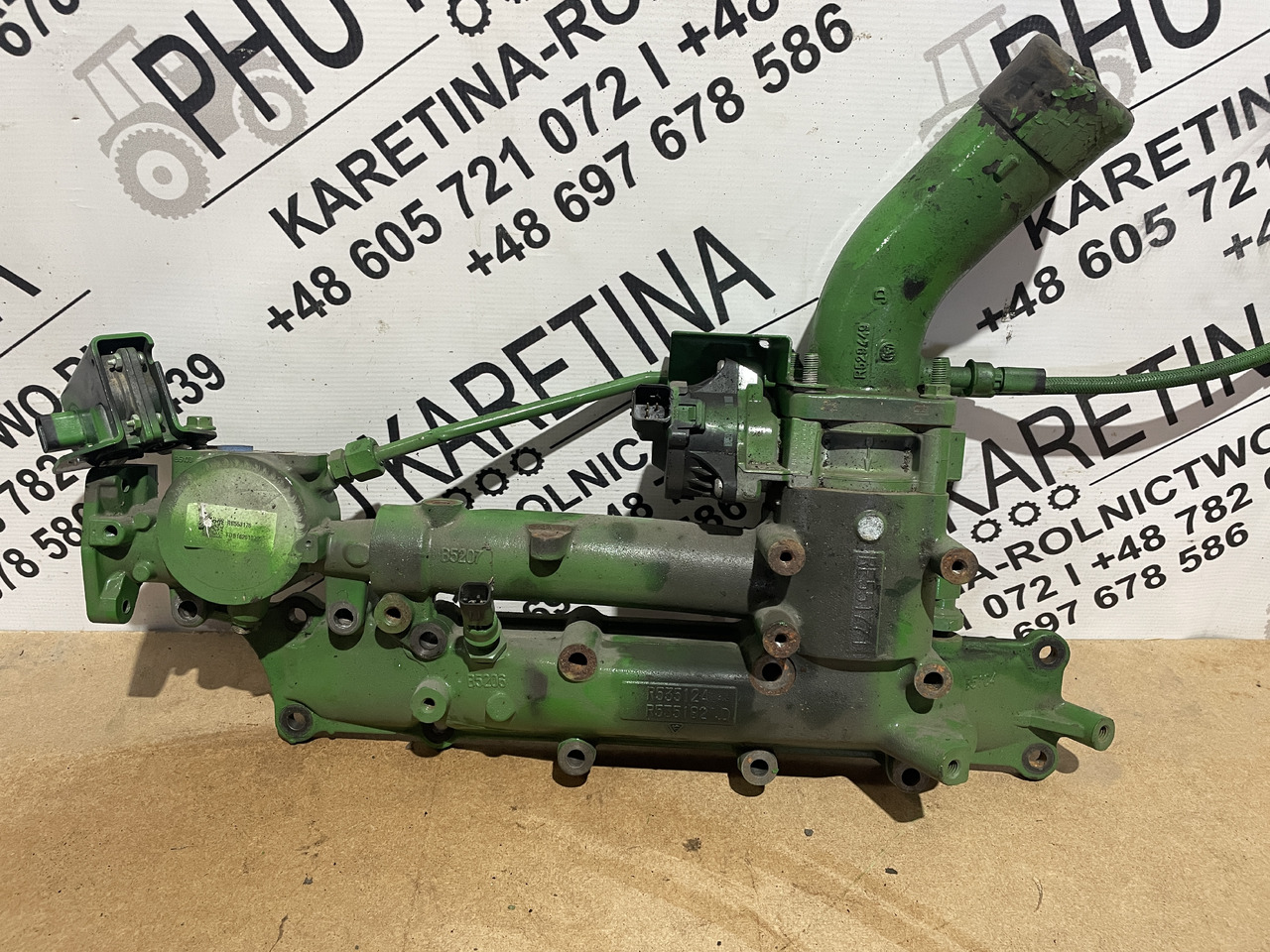 John Deere - kolektor ssący dolotowy RE551771 R535182 - 进气歧管 适用于 农业机械:图1 John Deere - kolektor ssący dolotowy RE551771 R535182 - 进气歧管 适用于 农业机械:图1