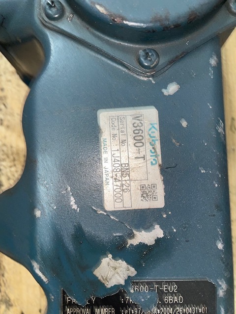 Kubota V3600-T , V3300 pompa wody z obudową - 冷却剂泵 适用于 农业机械:图1 Kubota V3600-T , V3300 pompa wody z obudową - 冷却剂泵 适用于 农业机械:图1