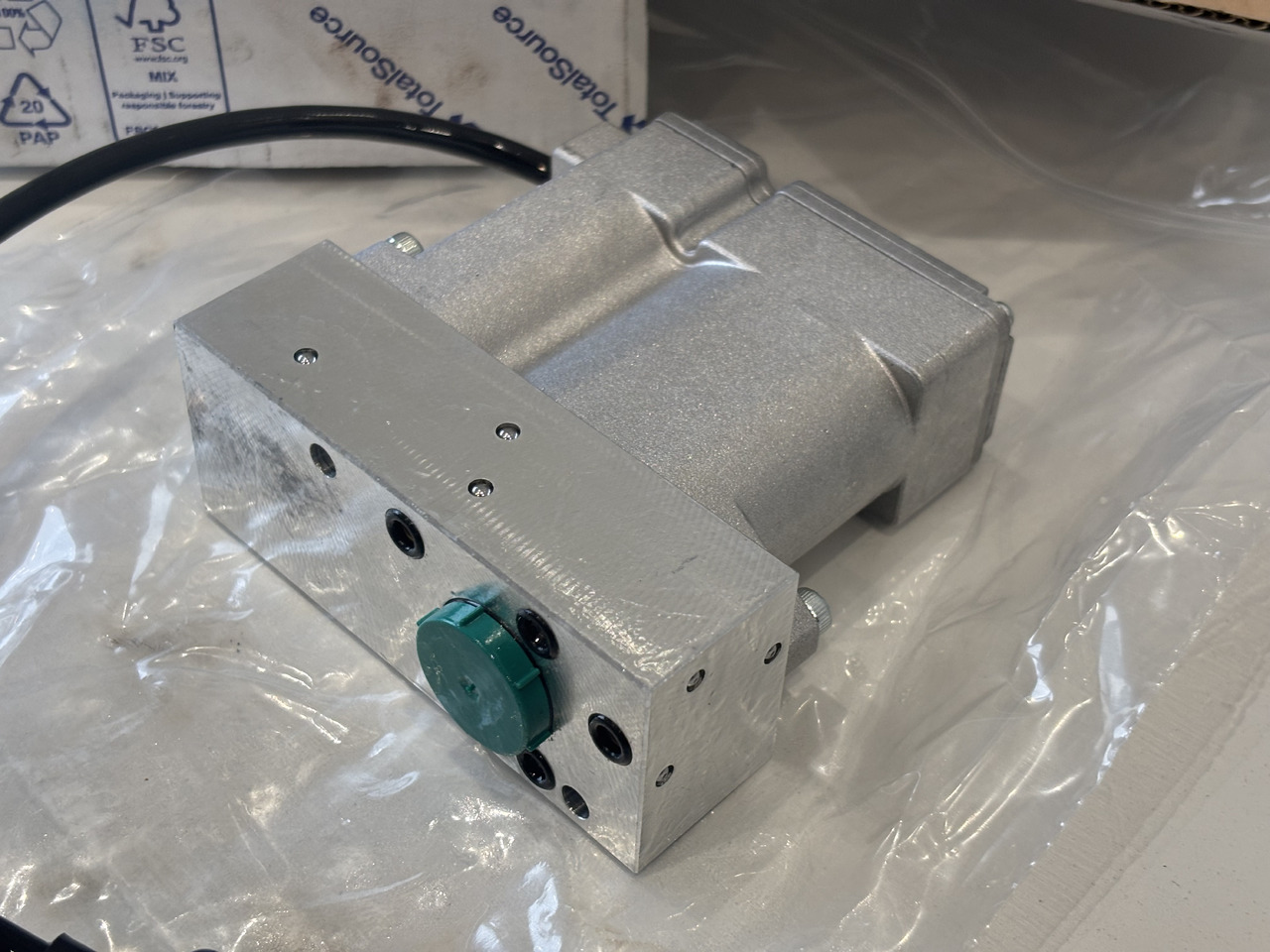 MERLO Cewka Elektrozawór Wysuwu Ramienia 086555 - 液压阀 适用于 材料装卸设备:图2 MERLO Cewka Elektrozawór Wysuwu Ramienia 086555 - 液压阀 适用于 材料装卸设备:图2