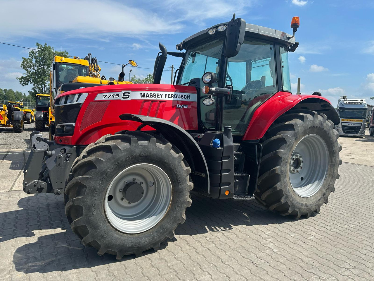 Massey Ferguson 7715S - 拖拉机:图1 Massey Ferguson 7715S - 拖拉机:图1