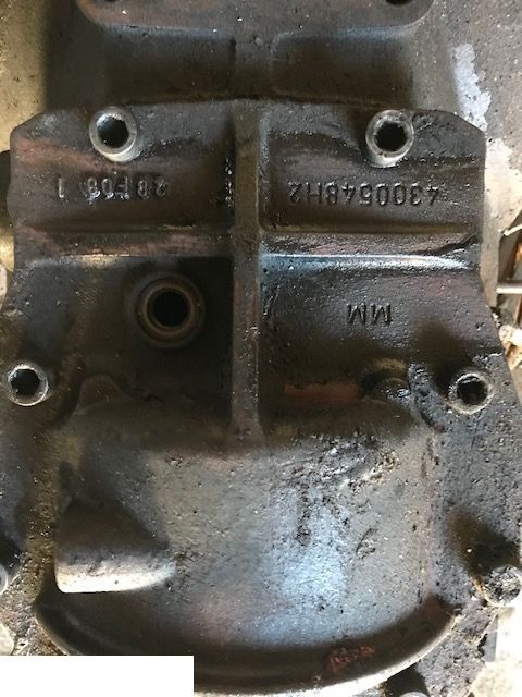 Massey Ferguson Dyna 6 - 6475 - Przystawka Przedniego Napędu - 变速箱 适用于 拖拉机:图2 Massey Ferguson Dyna 6 - 6475 - Przystawka Przedniego Napędu - 变速箱 适用于 拖拉机:图2