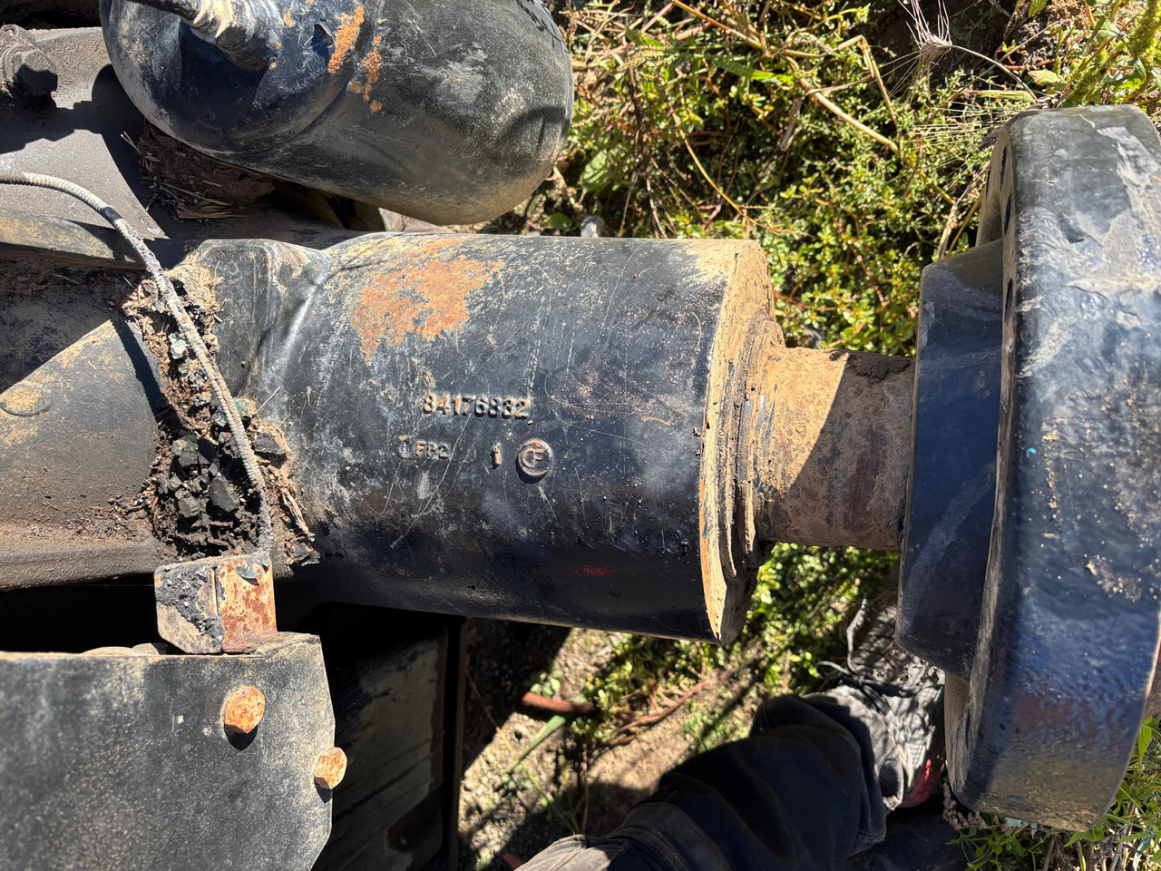 NEW HOLLAND T8.390 Zwrotnica Lewa Tył Obudowa Mechanizm Różnicowy 84176832 - 转向节 适用于 农业机械:图1 NEW HOLLAND T8.390 Zwrotnica Lewa Tył Obudowa Mechanizm Różnicowy 84176832 - 转向节 适用于 农业机械:图1