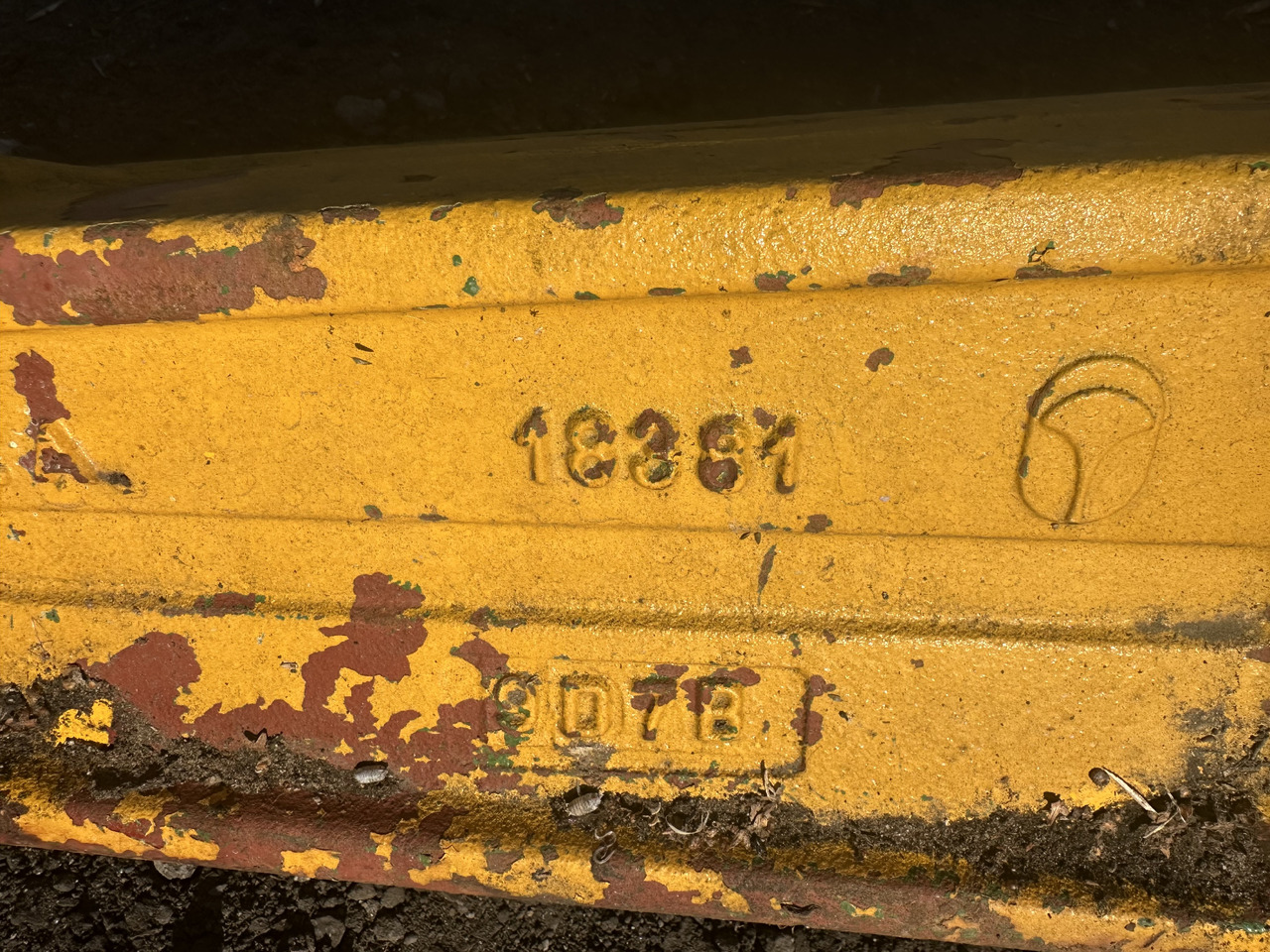 Obudowa mostu tylnego Matbro sanderson carraro 18381 - 轴及其零件 适用于 农业机械:图1 Obudowa mostu tylnego Matbro sanderson carraro 18381 - 轴及其零件 适用于 农业机械:图1