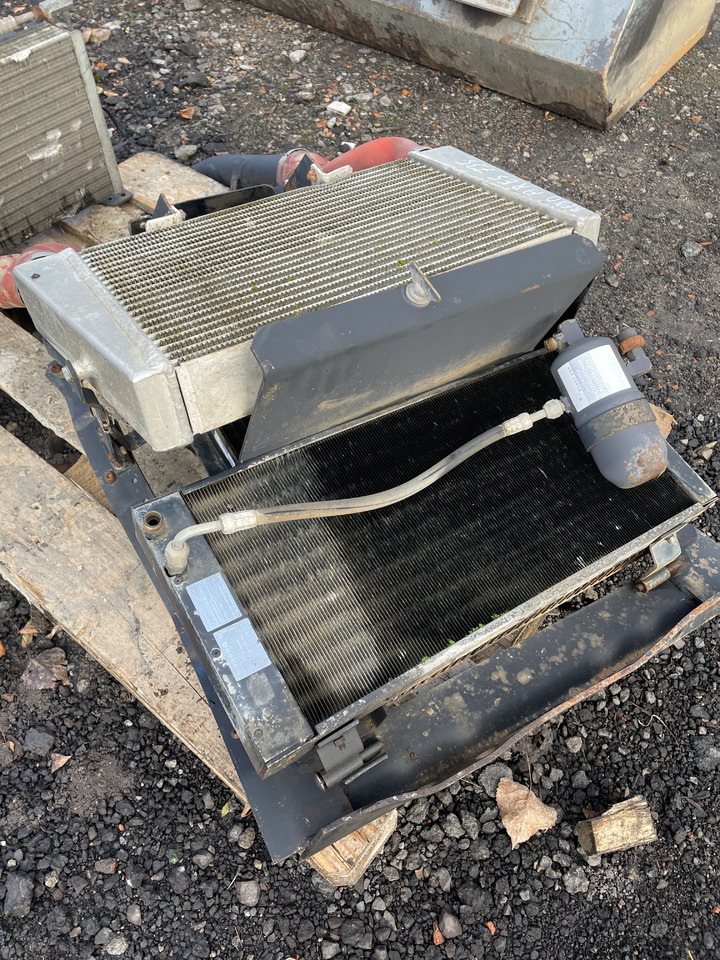 Renault Claas Ares 735 - chłodnica 7700046130 - 散热器 适用于 农业机械:图2 Renault Claas Ares 735 - chłodnica 7700046130 - 散热器 适用于 农业机械:图2