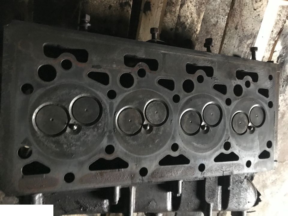 Silnik Case Dt 246 Głowica - CZĘŚĆ ORYGINALNA - 汽缸盖 适用于 农业机械:图1 Silnik Case Dt 246 Głowica - CZĘŚĆ ORYGINALNA - 汽缸盖 适用于 农业机械:图1