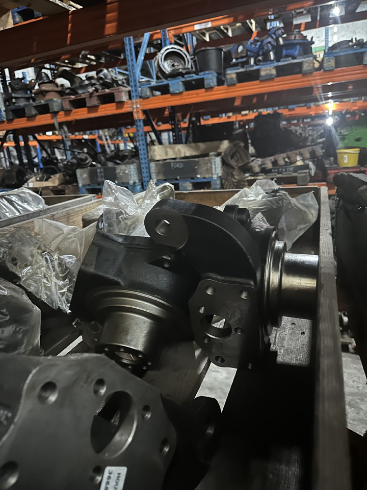 Zwrotnica Carraro 12868 , 12869 , 11811 , - 转向节 适用于 农业机械:图1 Zwrotnica Carraro 12868 , 12869 , 11811 , - 转向节 适用于 农业机械:图1