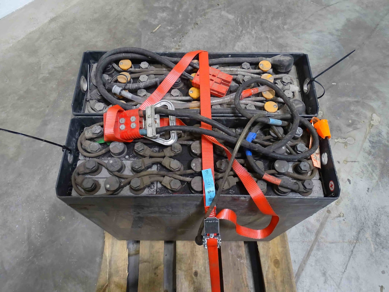 Battery Package 2x Batteries - 电池 适用于 材料装卸设备:图5 Battery Package 2x Batteries - 电池 适用于 材料装卸设备:图5