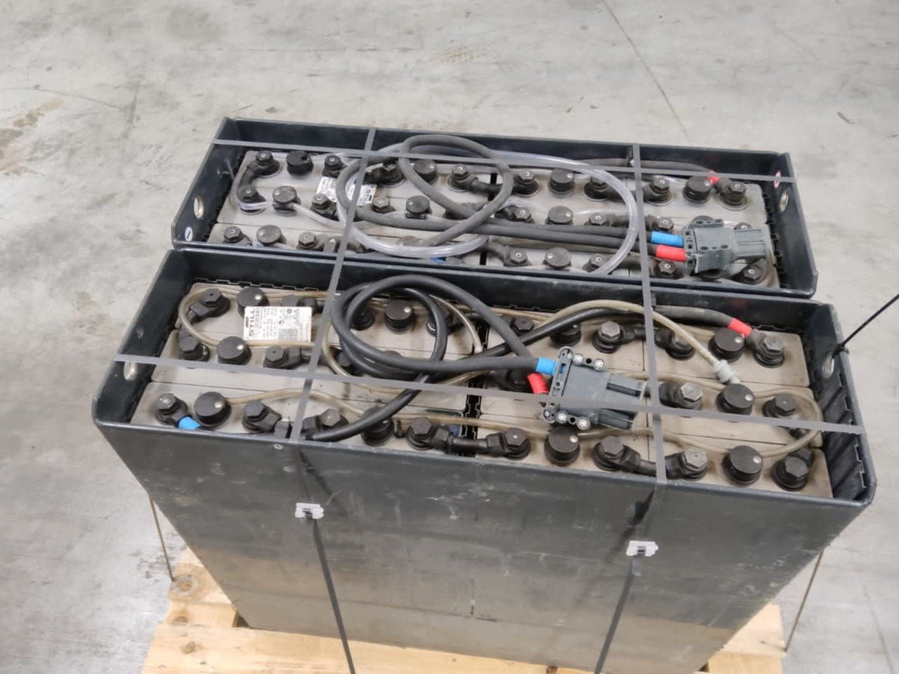 Battery Package 2x Batteries - 电池 适用于 材料装卸设备:图4 Battery Package 2x Batteries - 电池 适用于 材料装卸设备:图4