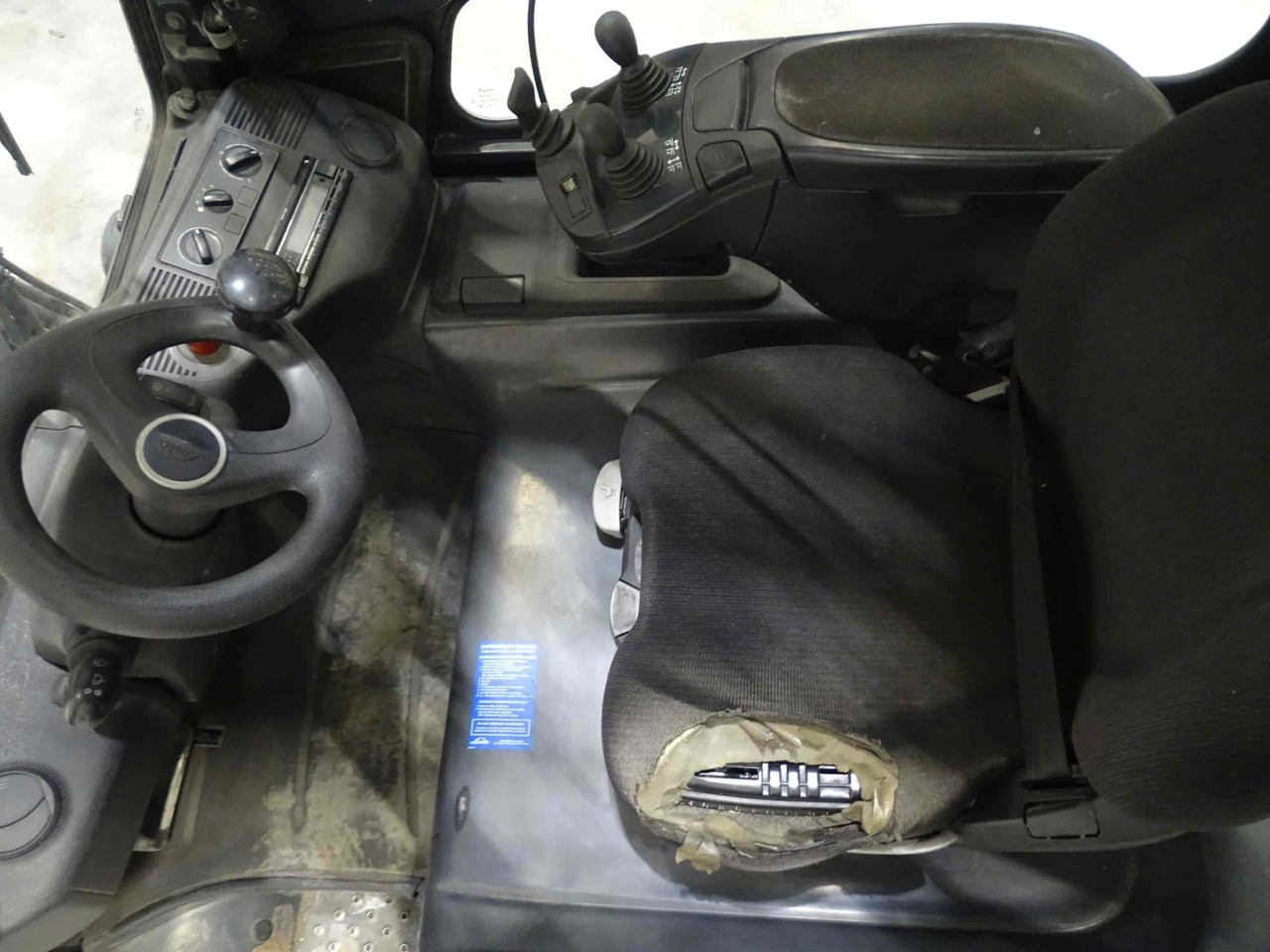 Linde E25L-01 - 电动叉车:图4 Linde E25L-01 - 电动叉车:图4