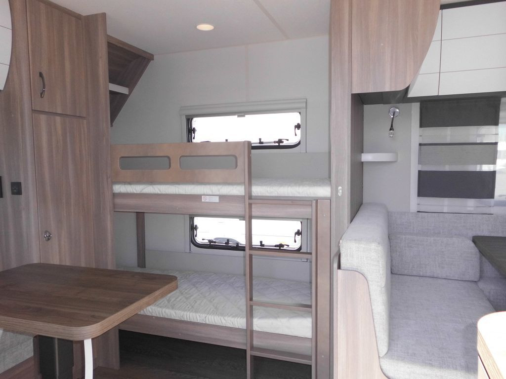 Hobby Excellent Edition 650 KMFe 2025 2200kg., Teppich - 旅行拖车:图5 Hobby Excellent Edition 650 KMFe 2025 2200kg., Teppich - 旅行拖车:图5