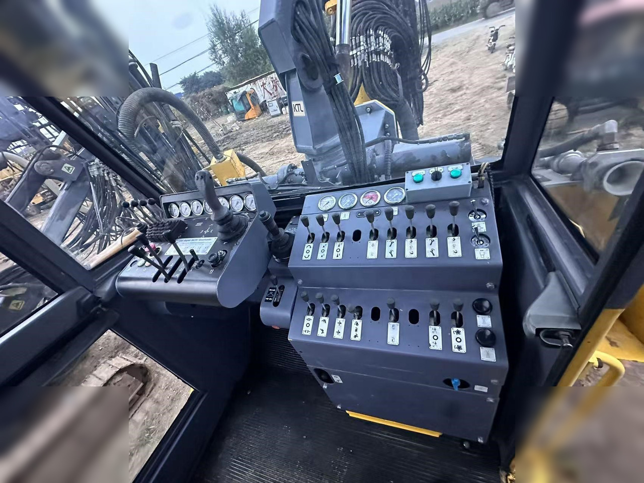 2008 ATLAS COPCO BOLTEC LC - 定向钻孔机:图4 2008 ATLAS COPCO BOLTEC LC - 定向钻孔机:图4