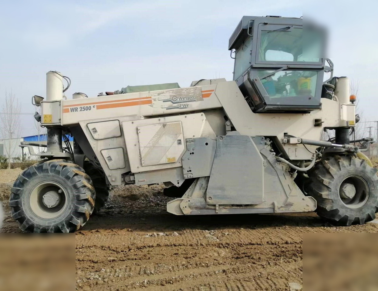 2010 WIRTGEN WR2500S - 土壤稳定机:图2 2010 WIRTGEN WR2500S - 土壤稳定机:图2
