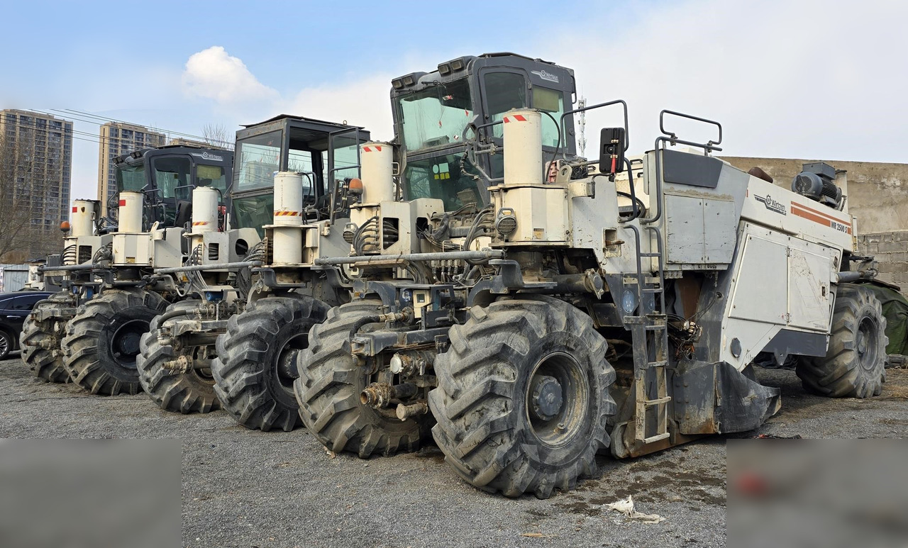 2010 WIRTGEN WR2500S - 土壤稳定机:图1 2010 WIRTGEN WR2500S - 土壤稳定机:图1
