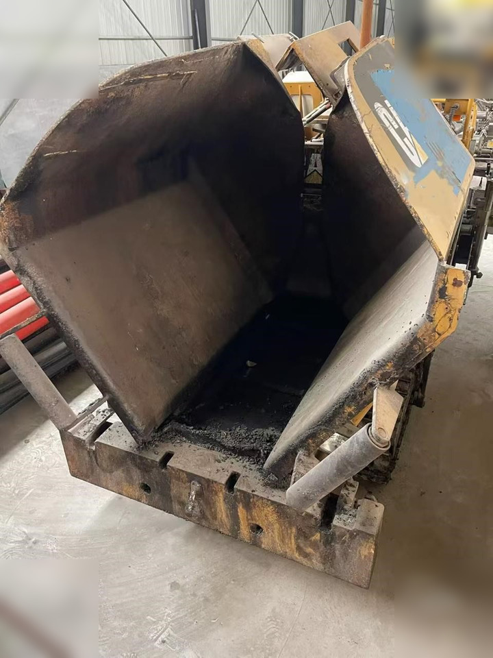 2013 CATERPILLAR AP-255E - 沥青铺路机:图3 2013 CATERPILLAR AP-255E - 沥青铺路机:图3