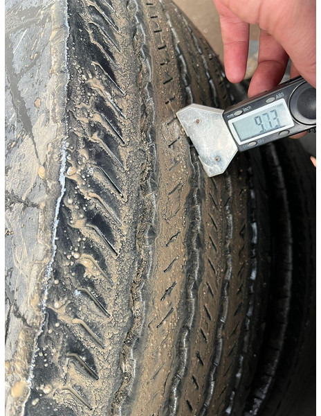 封闭厢式半拖车 HFR SK20 BOX L=13450 mm：图19