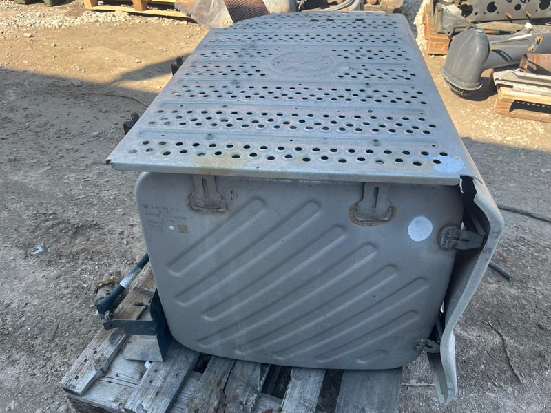 Mercedes-Benz ACTROS MP4 KATALYSATOR A0054900712 - 催化转化器 适用于 卡车:图3 Mercedes-Benz ACTROS MP4 KATALYSATOR A0054900712 - 催化转化器 适用于 卡车:图3