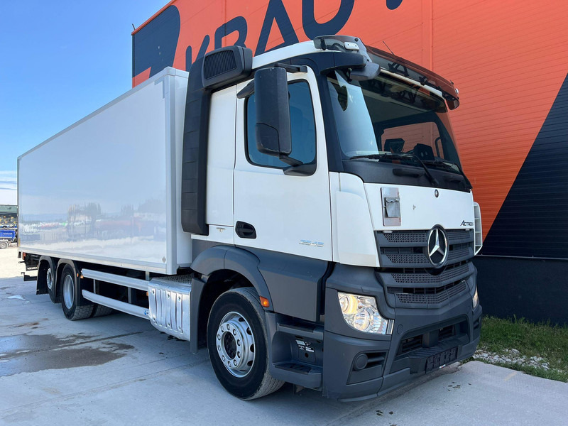 Mercedes-Benz Actros 2545 6x2 BOX L=7526 mm - 厢式卡车:图3 Mercedes-Benz Actros 2545 6x2 BOX L=7526 mm - 厢式卡车:图3