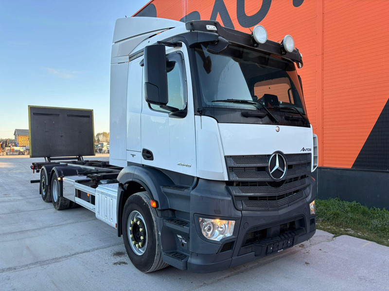 Mercedes-Benz Antos 2545 6x2 RETARDER / CHASSIS L=7812 mm - 驾驶室底盘卡车:图4 Mercedes-Benz Antos 2545 6x2 RETARDER / CHASSIS L=7812 mm - 驾驶室底盘卡车:图4