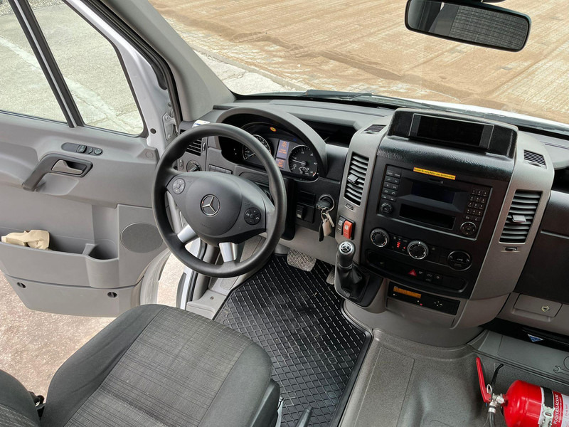 小型巴士, 小型客车 Mercedes-Benz Sprinter 516 CDI 22 + 1 SEATS：图13