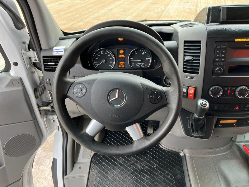 小型巴士, 小型客车 Mercedes-Benz Sprinter 516 CDI 22 + 1 SEATS：图11