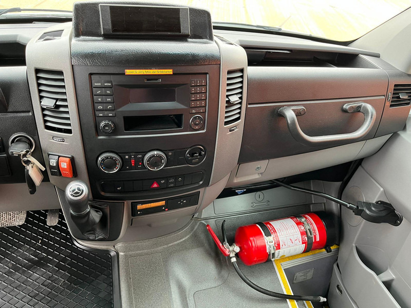 小型巴士, 小型客车 Mercedes-Benz Sprinter 516 CDI 22 + 1 SEATS：图14