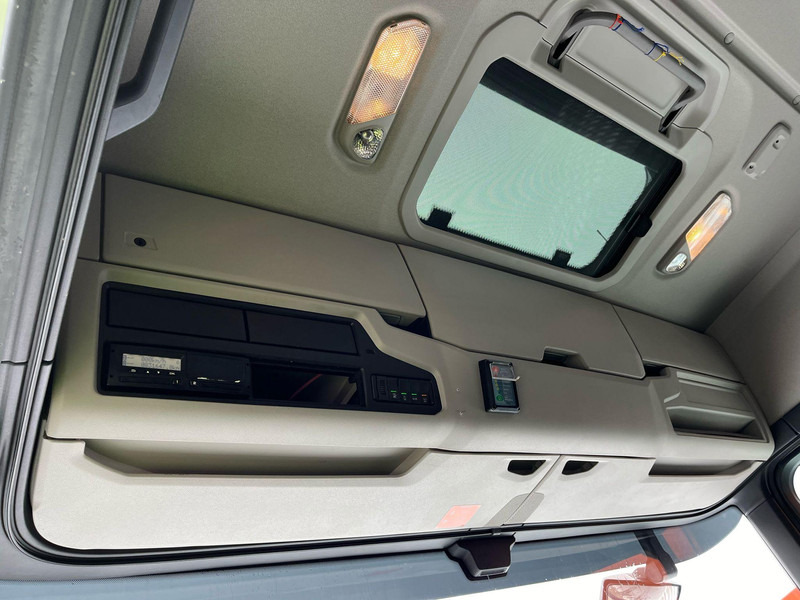 木材运输车, 起重车 用于运输 木材 Scania R 520 8x4*4 RETARDER：图20