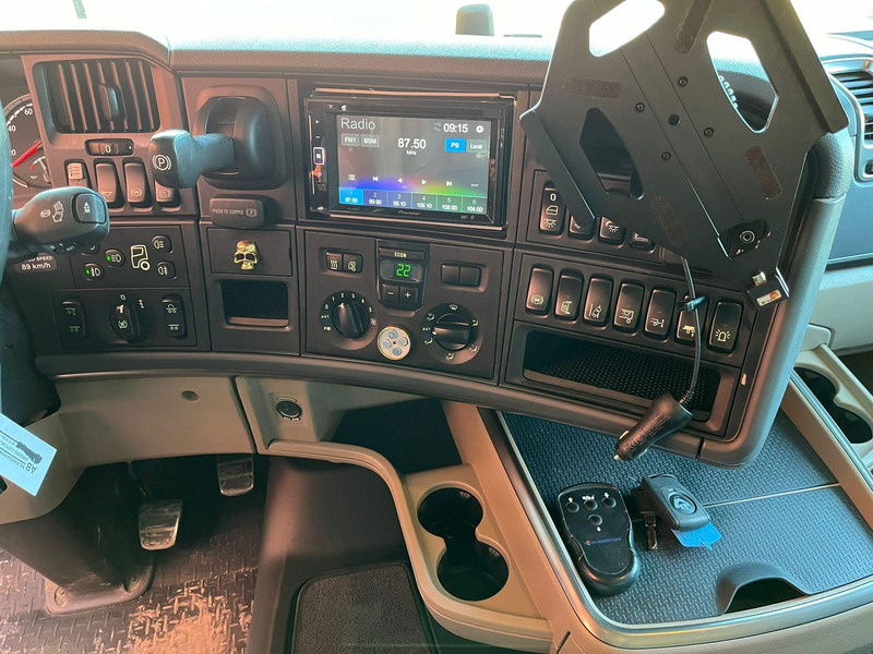 厢式卡车 Scania R520 6x2 ADR AT / RETARDER / BOX L=6937 mm：图19