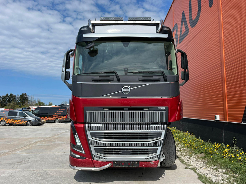 Volvo FH 16 750 8x4/4 DAMAGED ! - 木材运输车, 起重车:图3 Volvo FH 16 750 8x4/4 DAMAGED ! - 木材运输车, 起重车:图3