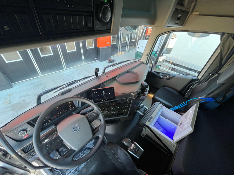 驾驶室底盘卡车 Volvo FH 500 6x2 9 TON FRONT AXLE / PTO / CHASSIS L=7338 mm：图19