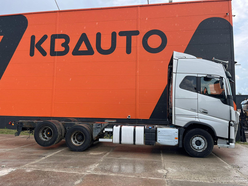 Volvo FH 750 6x4 CHASSIS L=6970 / RETARDER / PTO / TANDEM AXLE LIFT - 驾驶室底盘卡车:图4 Volvo FH 750 6x4 CHASSIS L=6970 / RETARDER / PTO / TANDEM AXLE LIFT - 驾驶室底盘卡车:图4