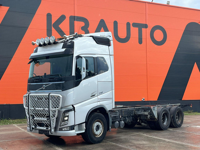 Volvo FH 750 6x4 CHASSIS L=6970 / RETARDER / PTO / TANDEM AXLE LIFT - 驾驶室底盘卡车:图1 Volvo FH 750 6x4 CHASSIS L=6970 / RETARDER / PTO / TANDEM AXLE LIFT - 驾驶室底盘卡车:图1
