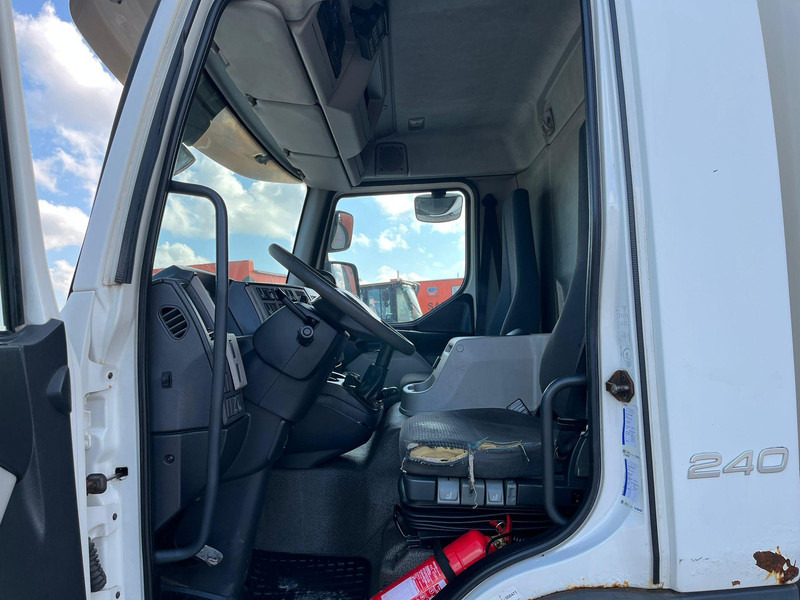 冷藏车 Volvo FL 240 4x2 SUPRA 750 / BOX L=7188 mm / 3 & 7 GEAR FAILURE：图20