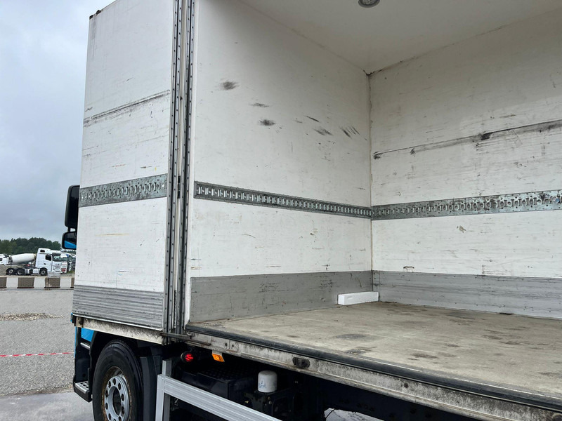 厢式卡车 Volvo FM 330 4x2 BOX L=7694 mm：图12
