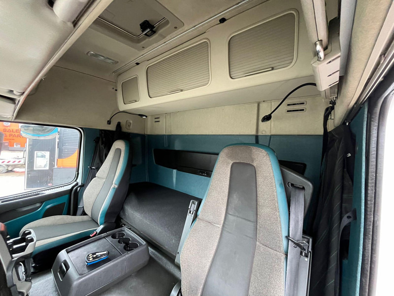 厢式卡车 Volvo FM 330 4x2 BOX L=7694 mm：图18