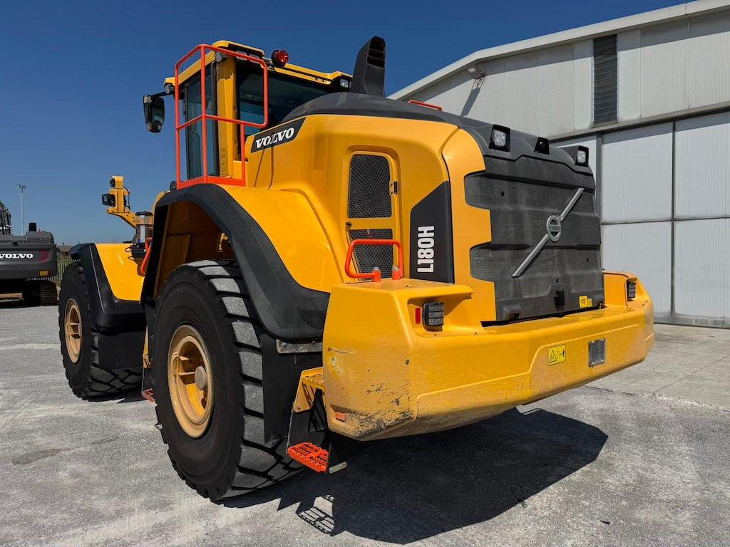 Volvo L180H - 轮式装载机:图2 Volvo L180H - 轮式装载机:图2