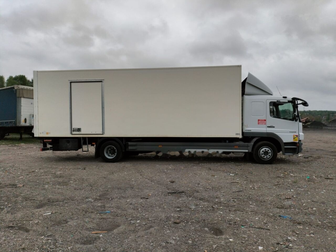 Mercedes-Benz ATEGO 1329 - 等温卡车:图3 Mercedes-Benz ATEGO 1329 - 等温卡车:图3