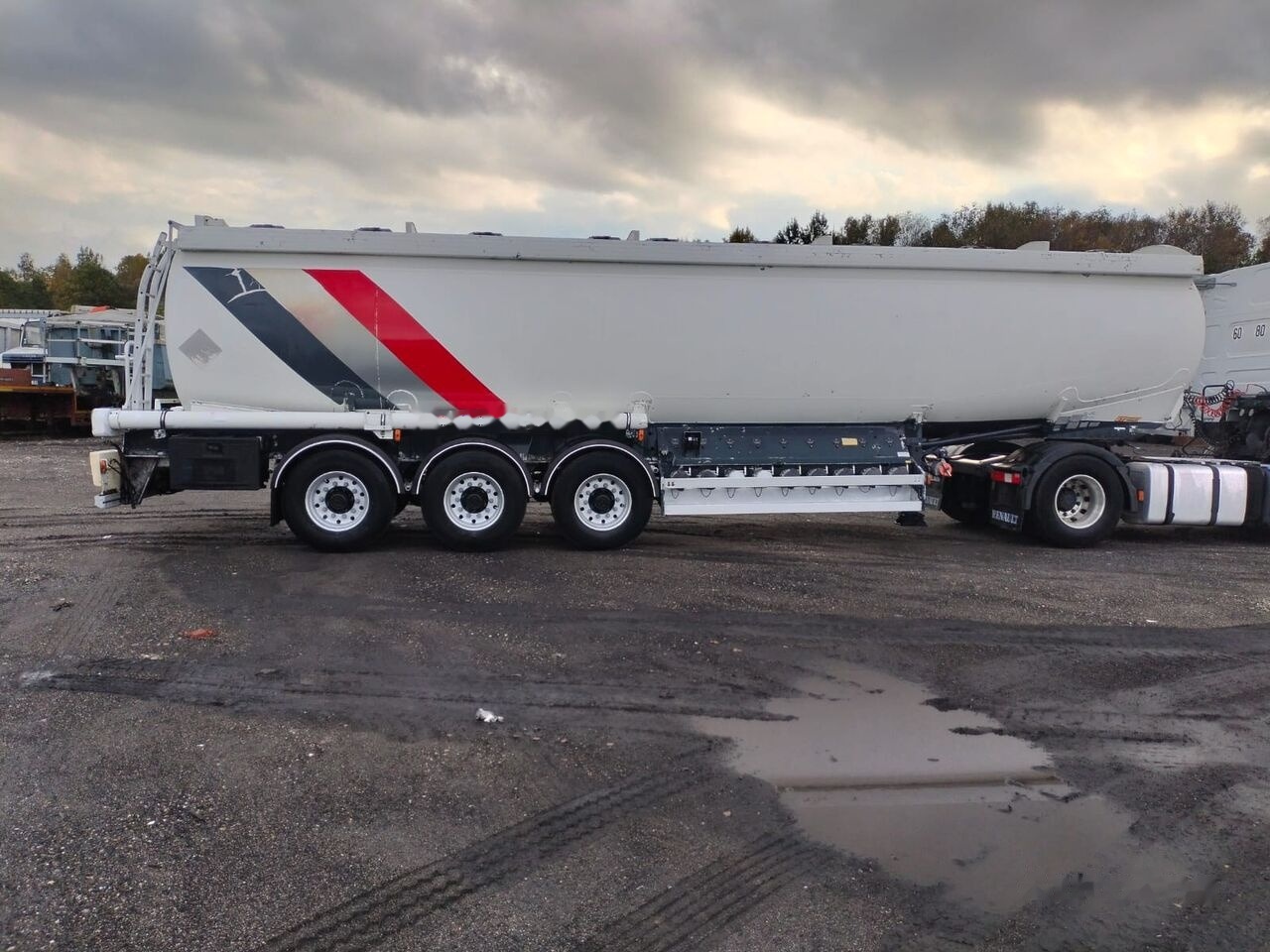 Trailor TX34 - 液罐半拖车:图2 Trailor TX34 - 液罐半拖车:图2