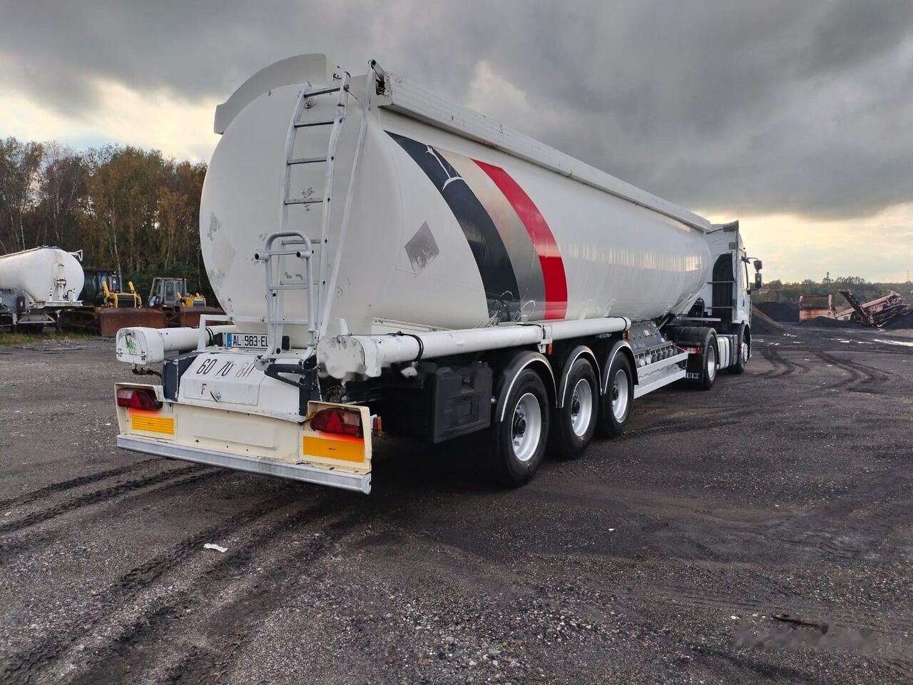 Trailor TX34 - 液罐半拖车:图5 Trailor TX34 - 液罐半拖车:图5