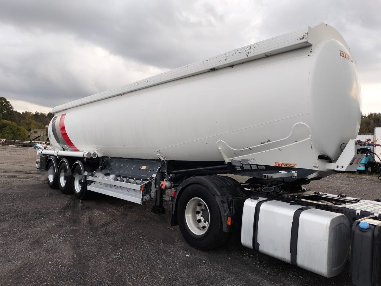 Trailor TX34 - 液罐半拖车:图1 Trailor TX34 - 液罐半拖车:图1