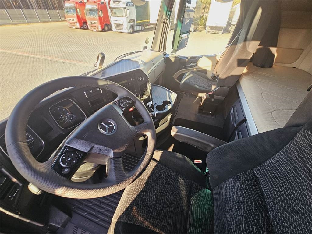 牵引车 Mercedes-Benz ACTROS 1843:图22 牵引车 Mercedes-Benz ACTROS 1843:图22