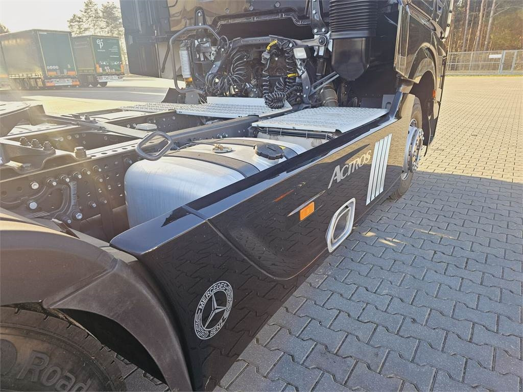 牵引车 Mercedes-Benz ACTROS 1843:图17 牵引车 Mercedes-Benz ACTROS 1843:图17