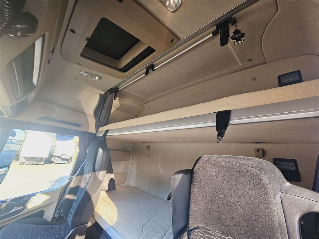 牵引车 Mercedes-Benz ACTROS 1843:图25 牵引车 Mercedes-Benz ACTROS 1843:图25