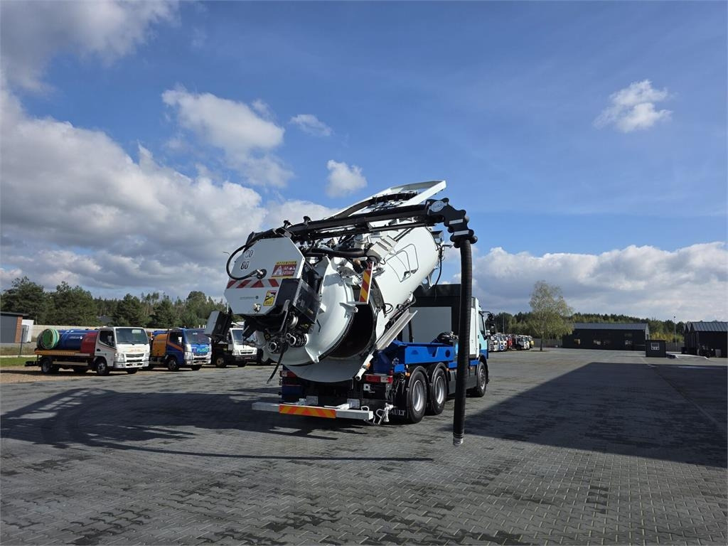 Renault 6x4 WUKO RIVARD RECYTLING for collecting liquid wa - 真空车:图1 Renault 6x4 WUKO RIVARD RECYTLING for collecting liquid wa - 真空车:图1
