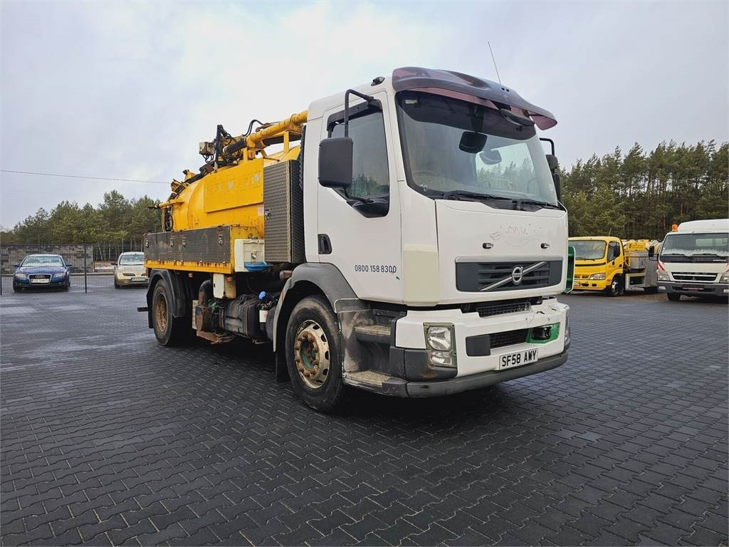 Volvo FULLER TANKERS 2008 WUKO for collecting liquid was - 真空车:图2 Volvo FULLER TANKERS 2008 WUKO for collecting liquid was - 真空车:图2